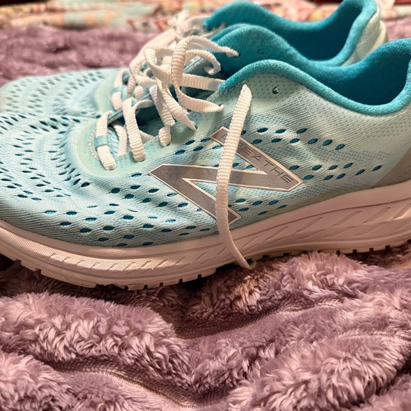 New Balance Vazee Breathe Womens Size 10 B Running Shoes‎ - Picture 1 of 7